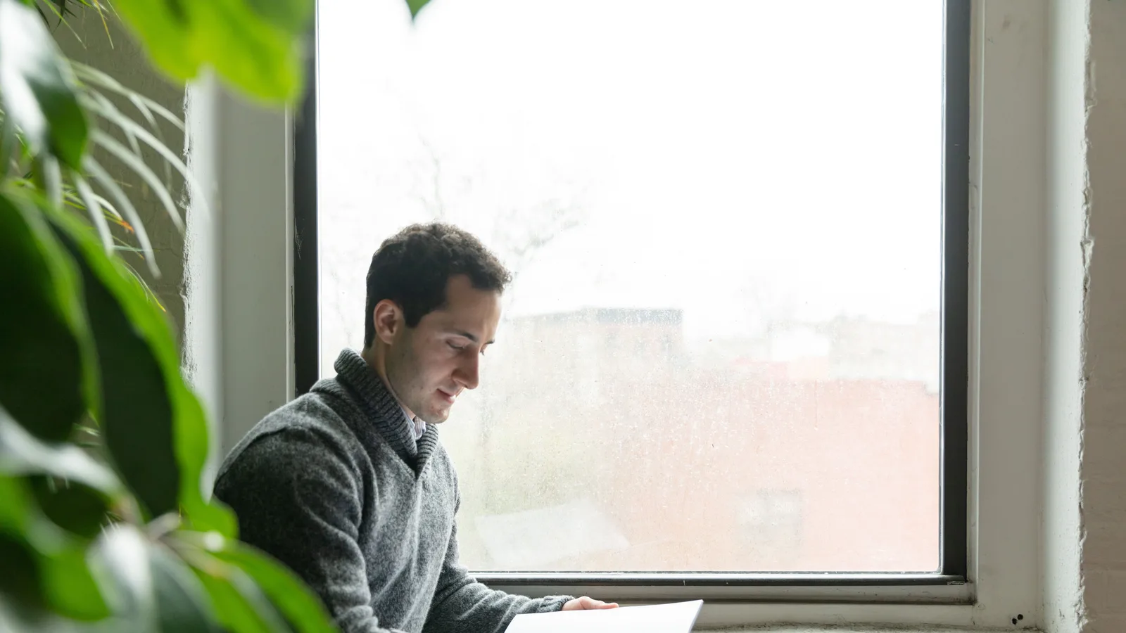 Free vs Paid Newsletter: Which to Run